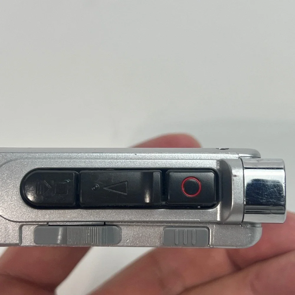 Sony M-560V Microcassette-Corder Handheld Voice Recorder FOR PARTS/REPAIR